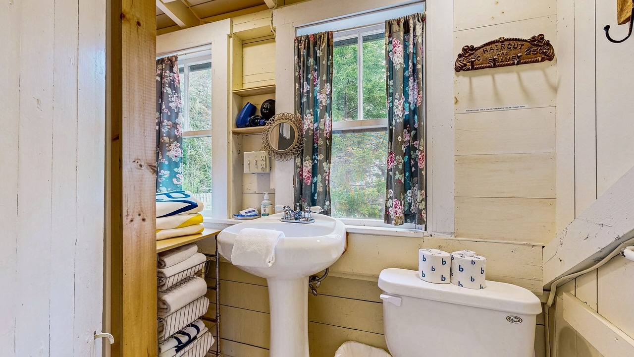 Photo of Bathroom in Boothbay Harbor