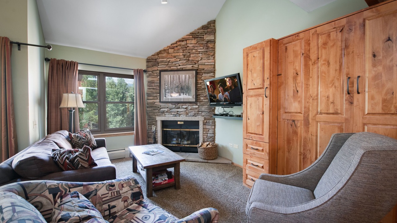 Photo of Livingroom in Historic District