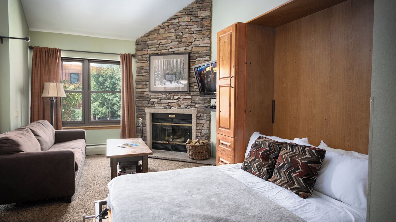 Photo of Bedroom in Historic District