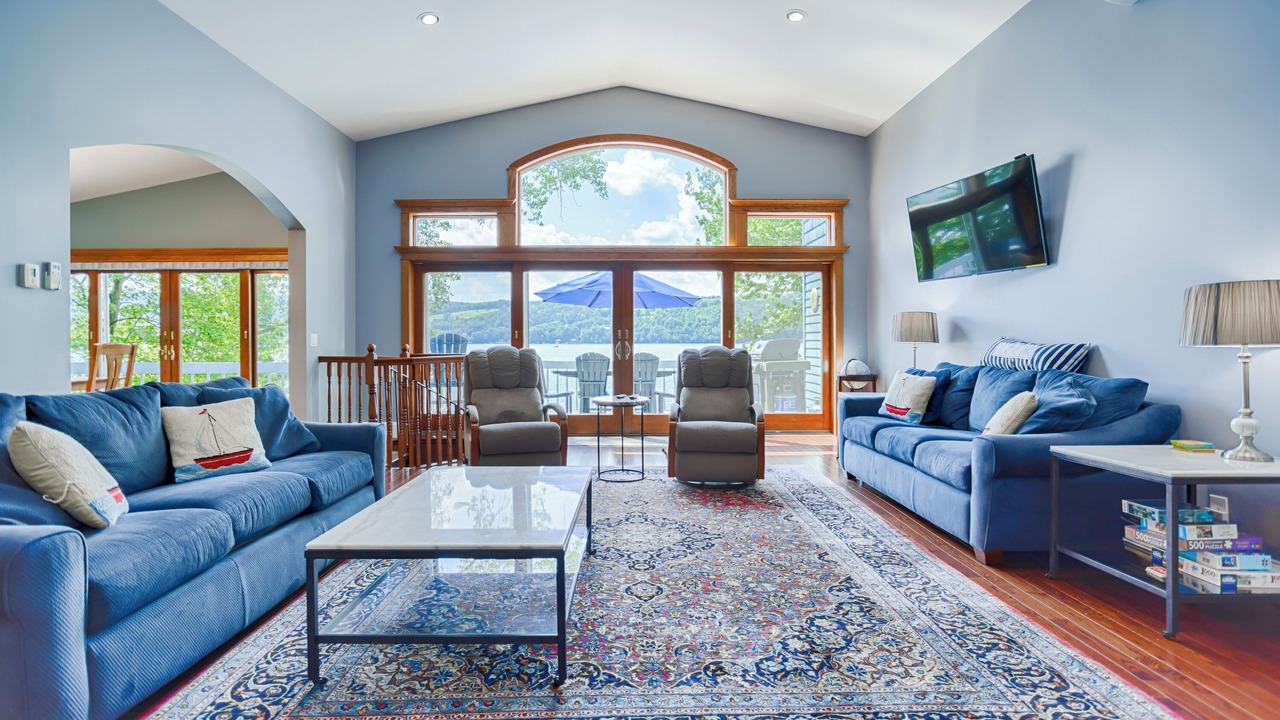 Photo of Livingroom in Hammondsport