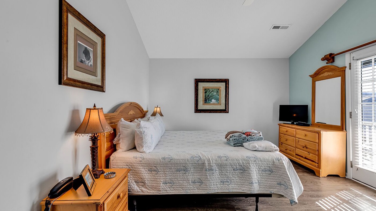 Photo of Bedroom in Surfside Beach