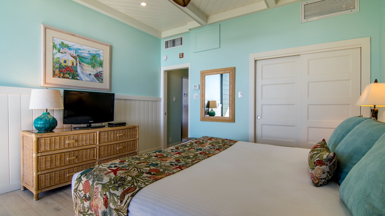 Photo of Bedroom in Historic Lahaina Front Street