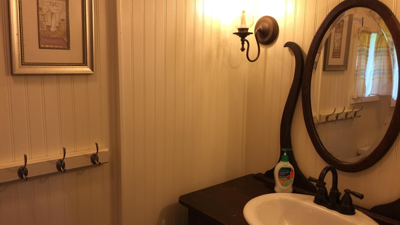 Photo of Bathroom in New Harbor