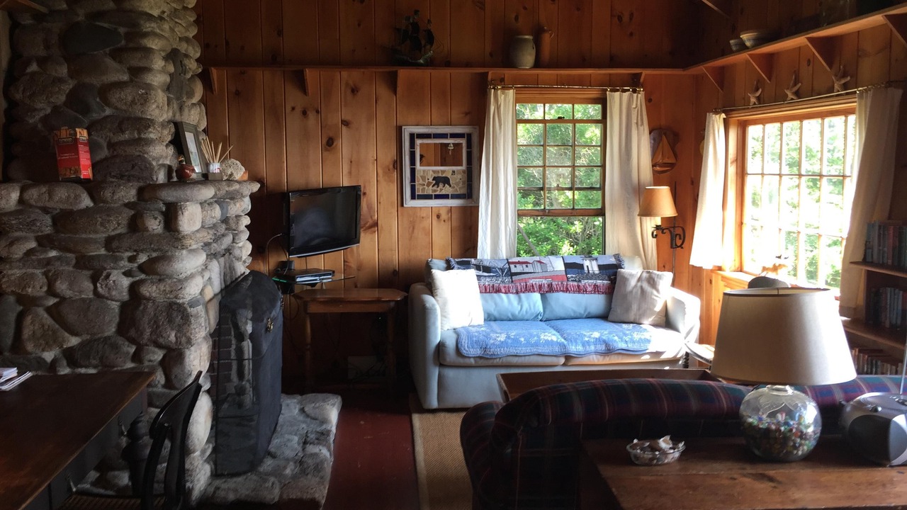 Photo of Livingroom in New Harbor