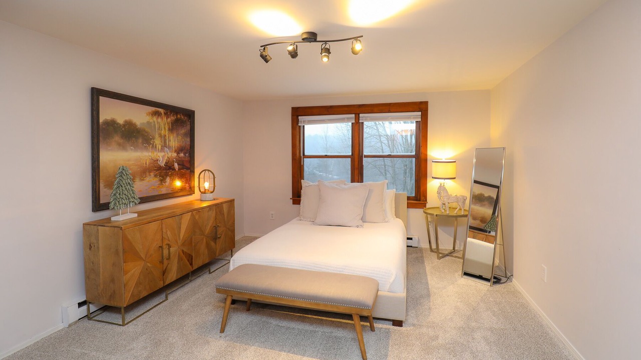 Photo of Bedroom in Bristol Hills