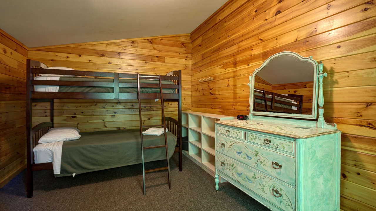 Photo of Bedroom in Lansing