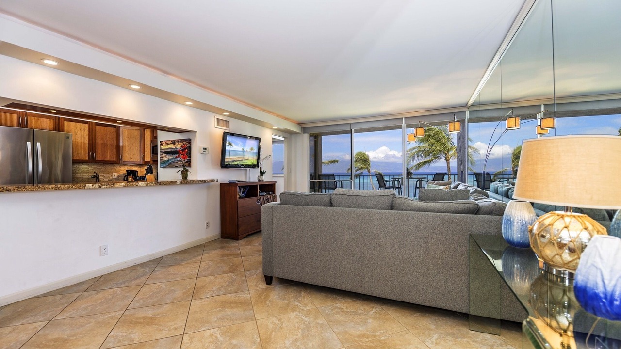 Photo of Livingroom in Kahana