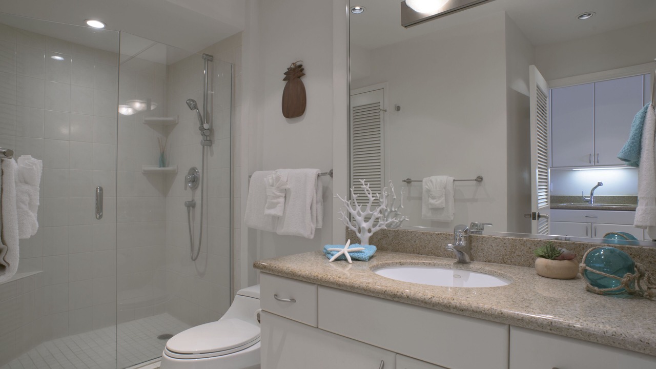 Photo of Bathroom in Kaanapali