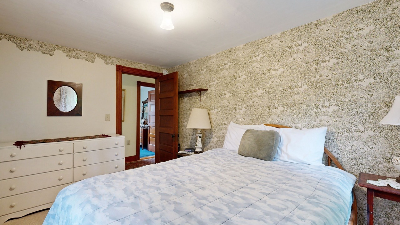 Photo of Bedroom in Bayville