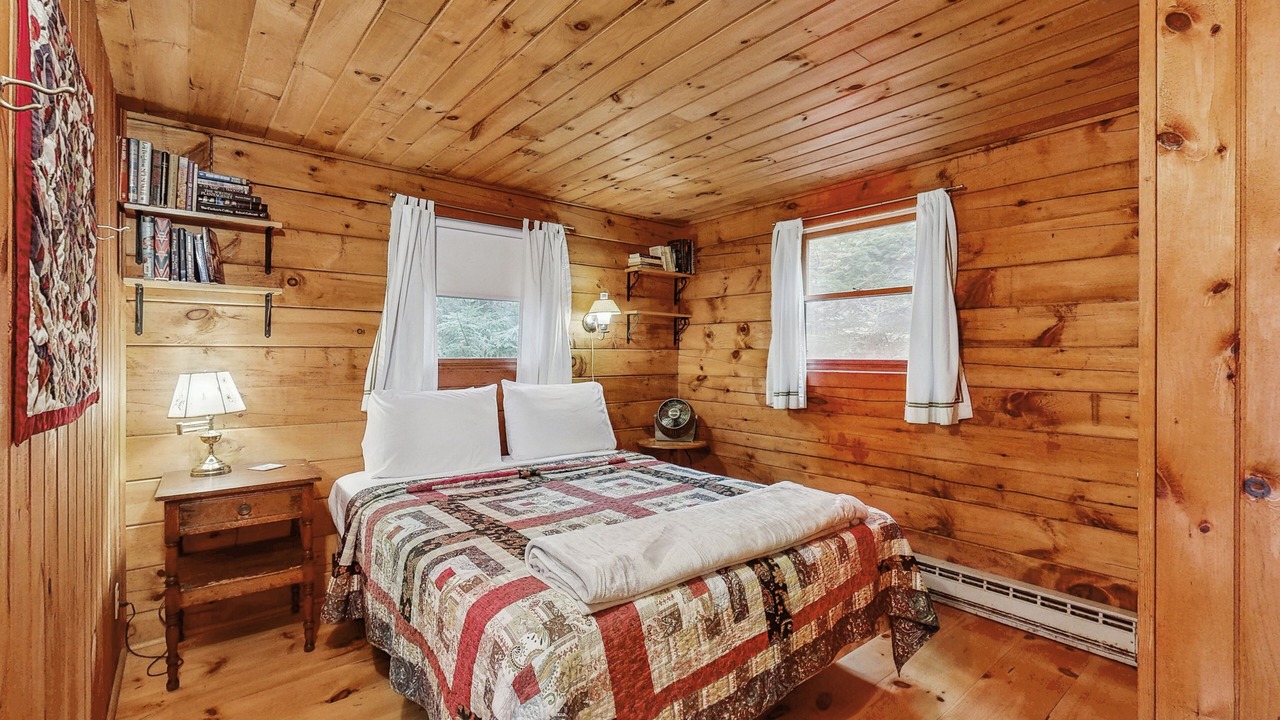 Photo of Bedroom in Beaver Cove