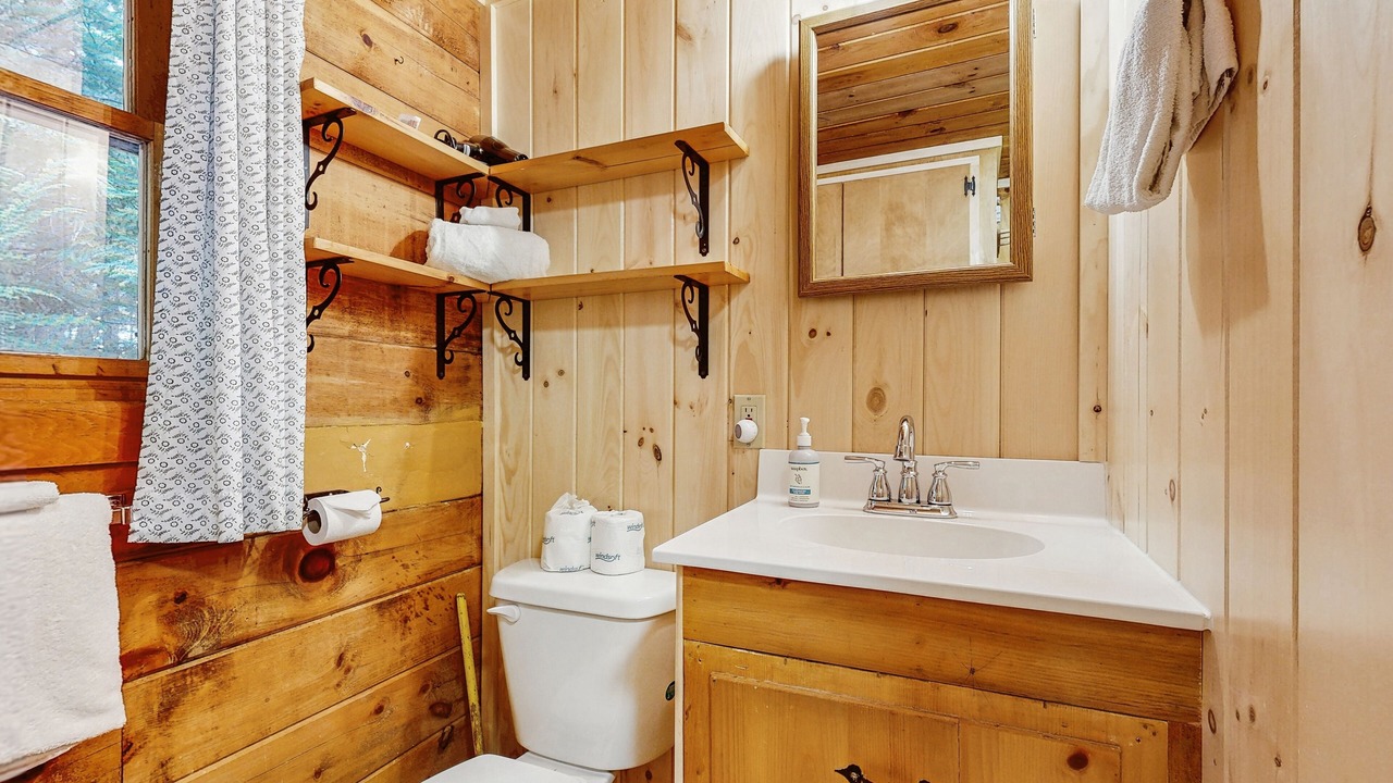 Photo of Bathroom in Beaver Cove