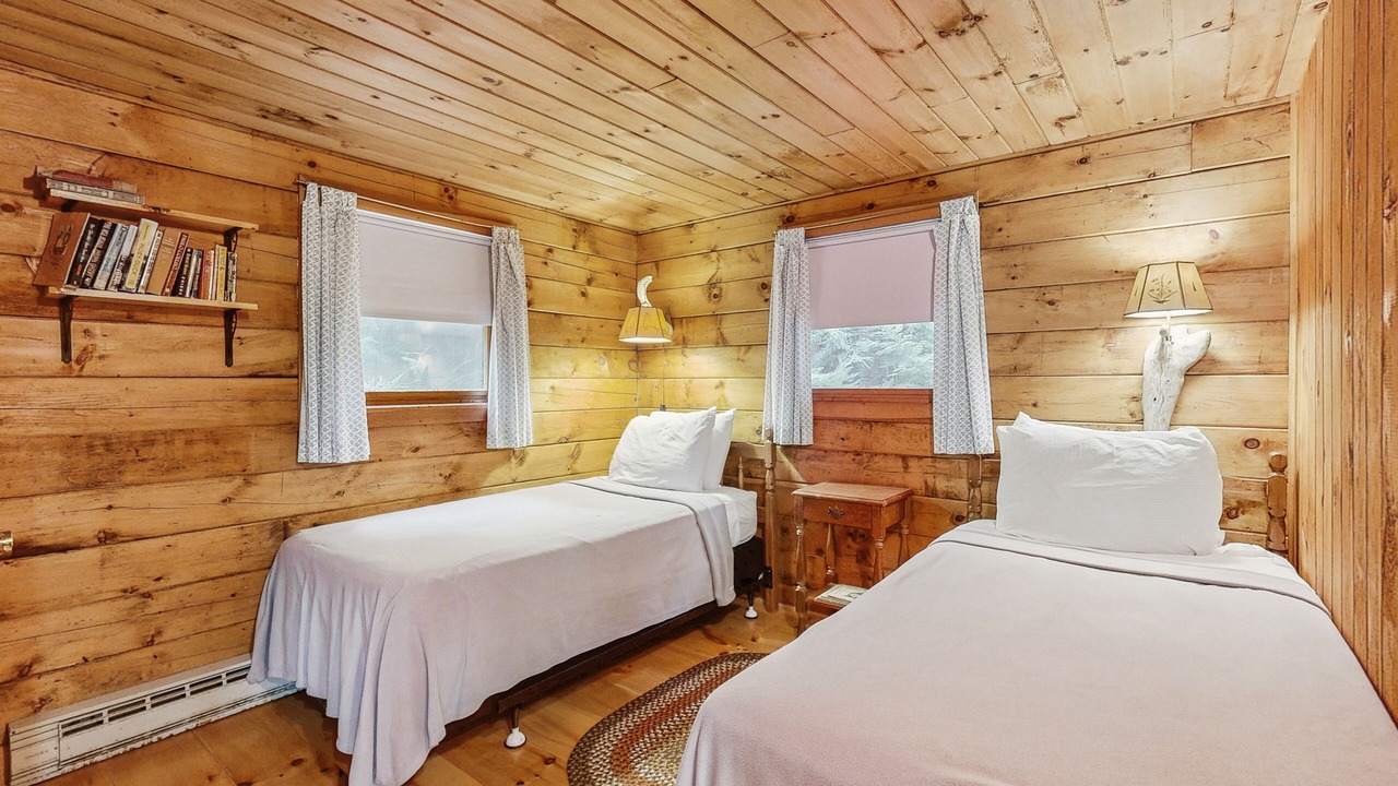 Photo of Bedroom in Beaver Cove