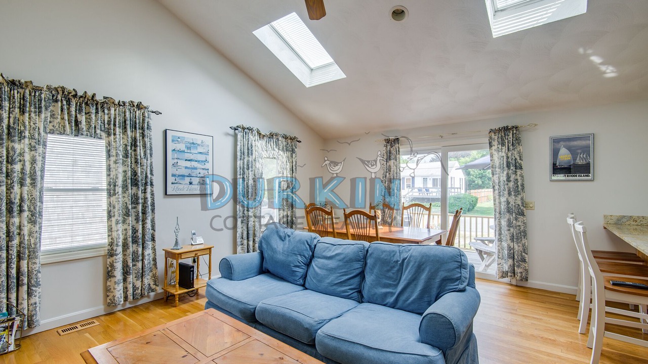 Photo of Livingroom in Narragansett