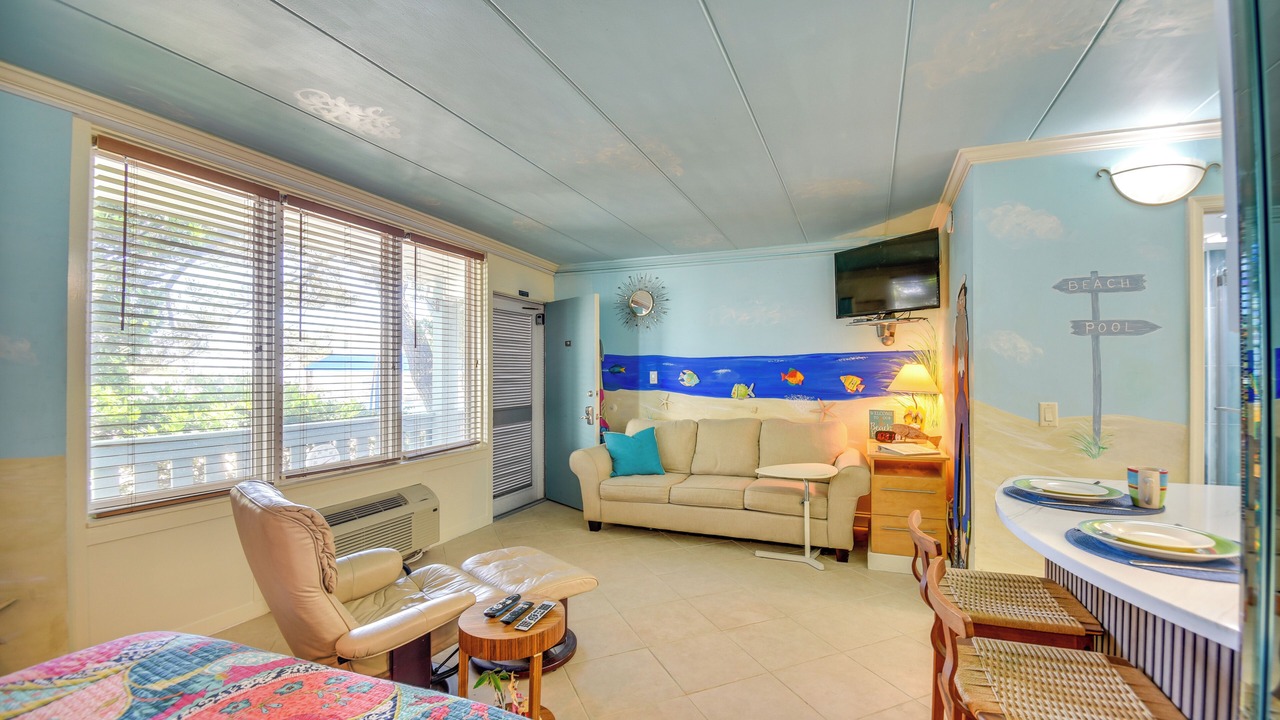 Photo of Livingroom in Northeast Virginia Beach