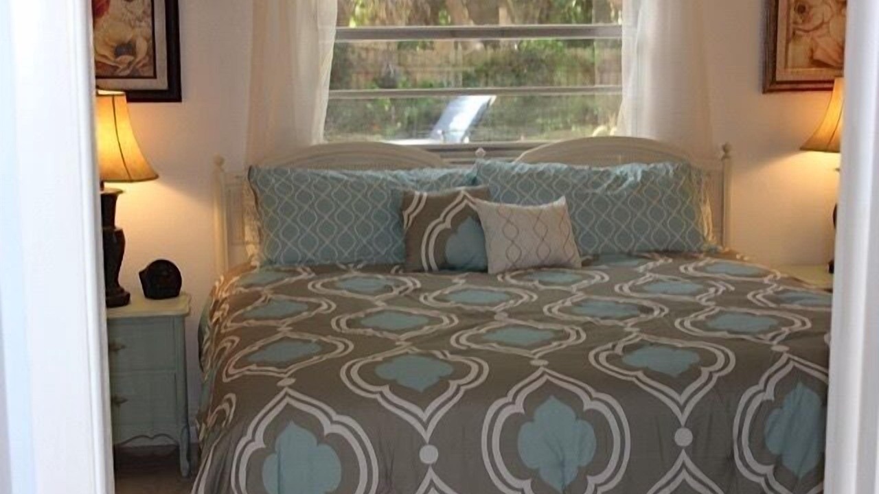 Photo of Bedroom in Naples Park