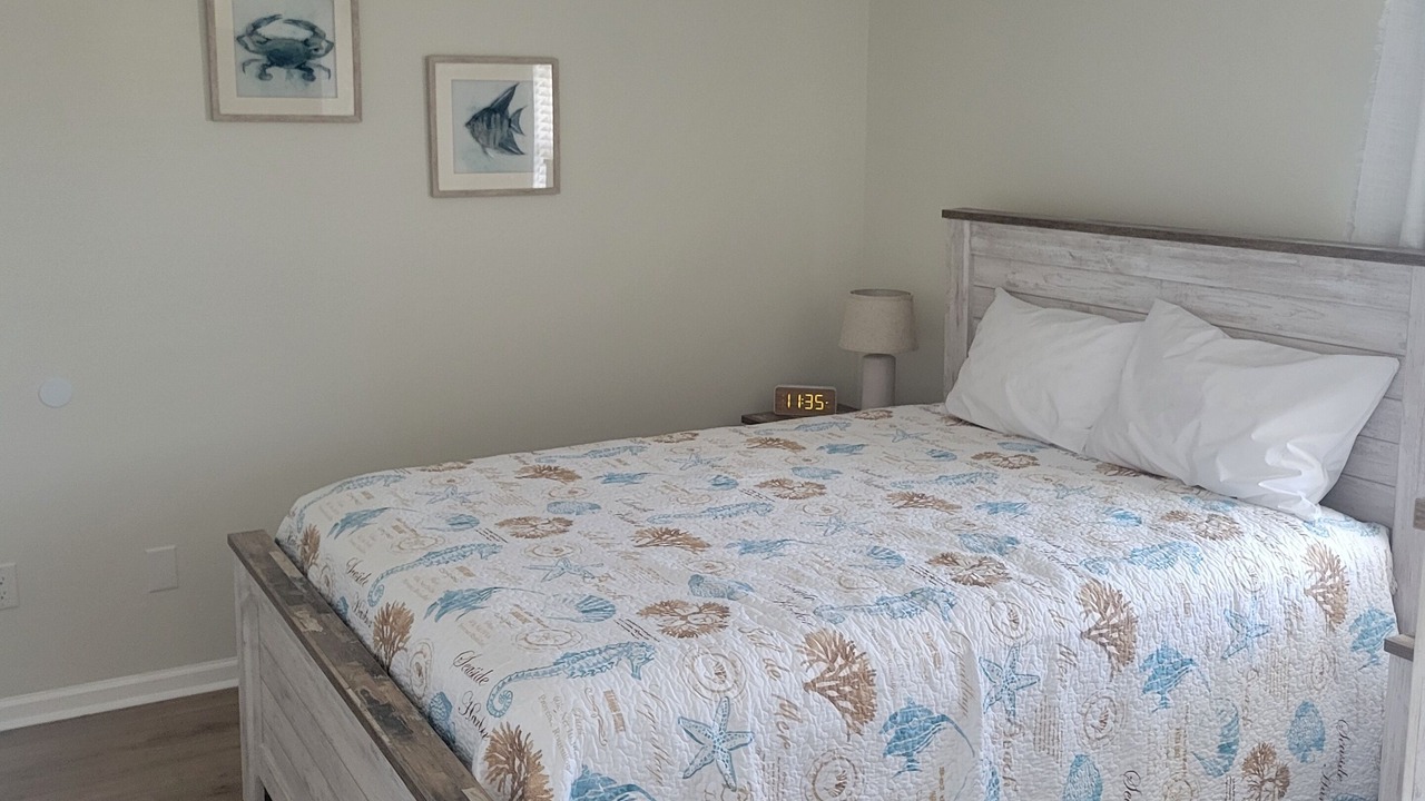 Photo of Bedroom in Surfside Beach