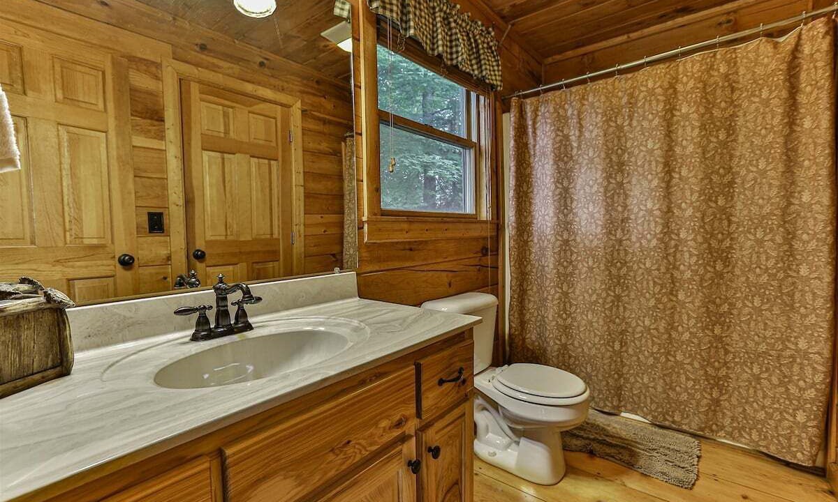 Photo of Bathroom in Ellijay