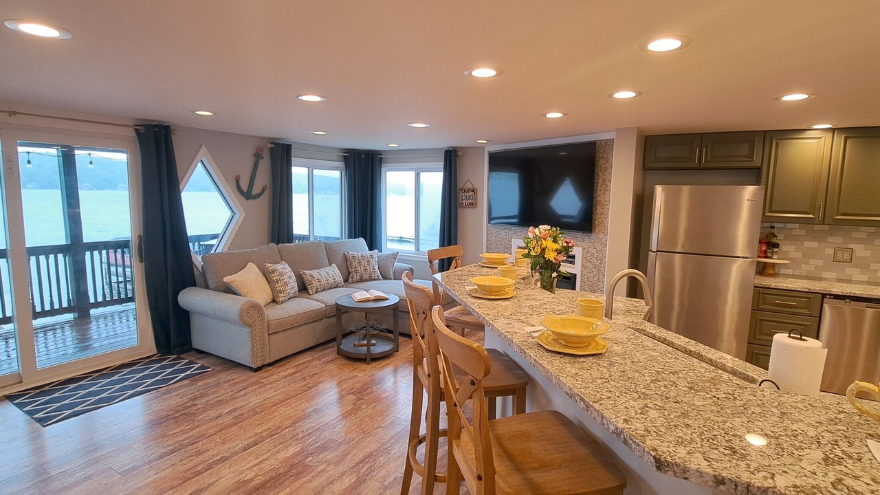Photo of Livingroom in Conesus