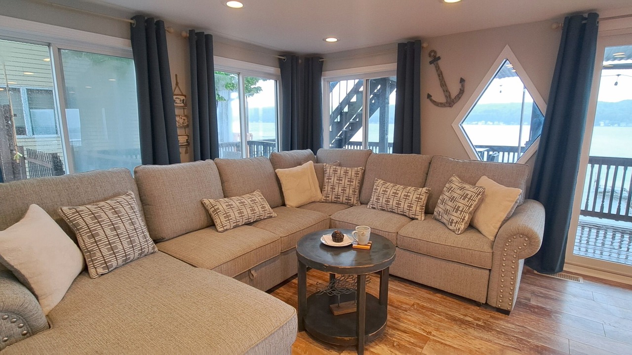 Photo of Livingroom in Conesus