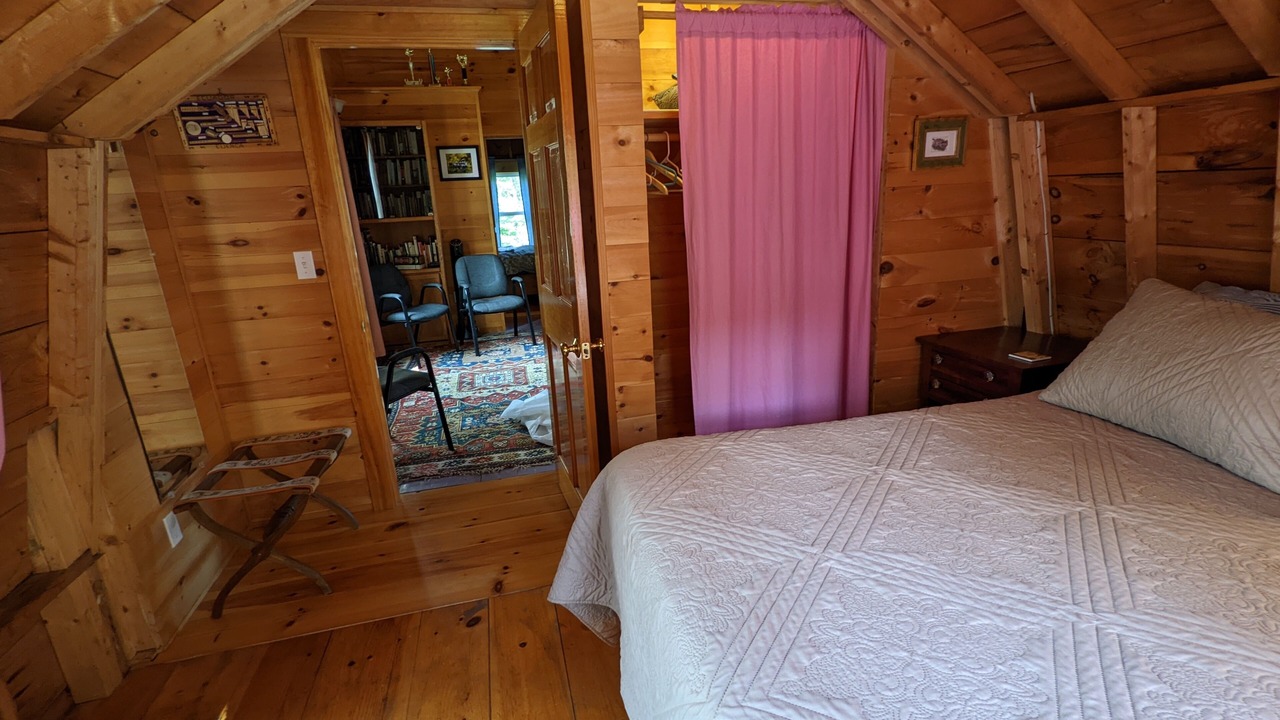 Photo of Bedroom in Brooksville