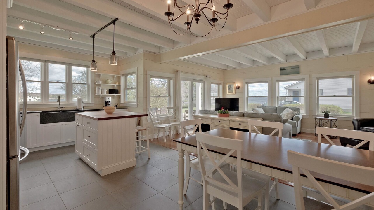 Photo of Bedroom in Pond Cove
