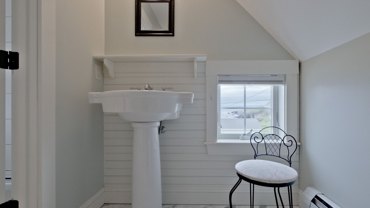 Photo of Bathroom in Pond Cove