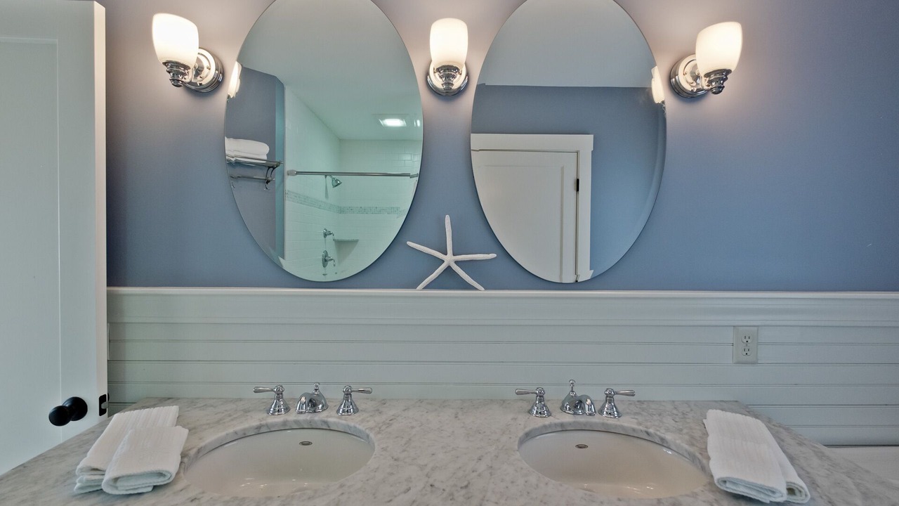Photo of Bathroom in Pond Cove