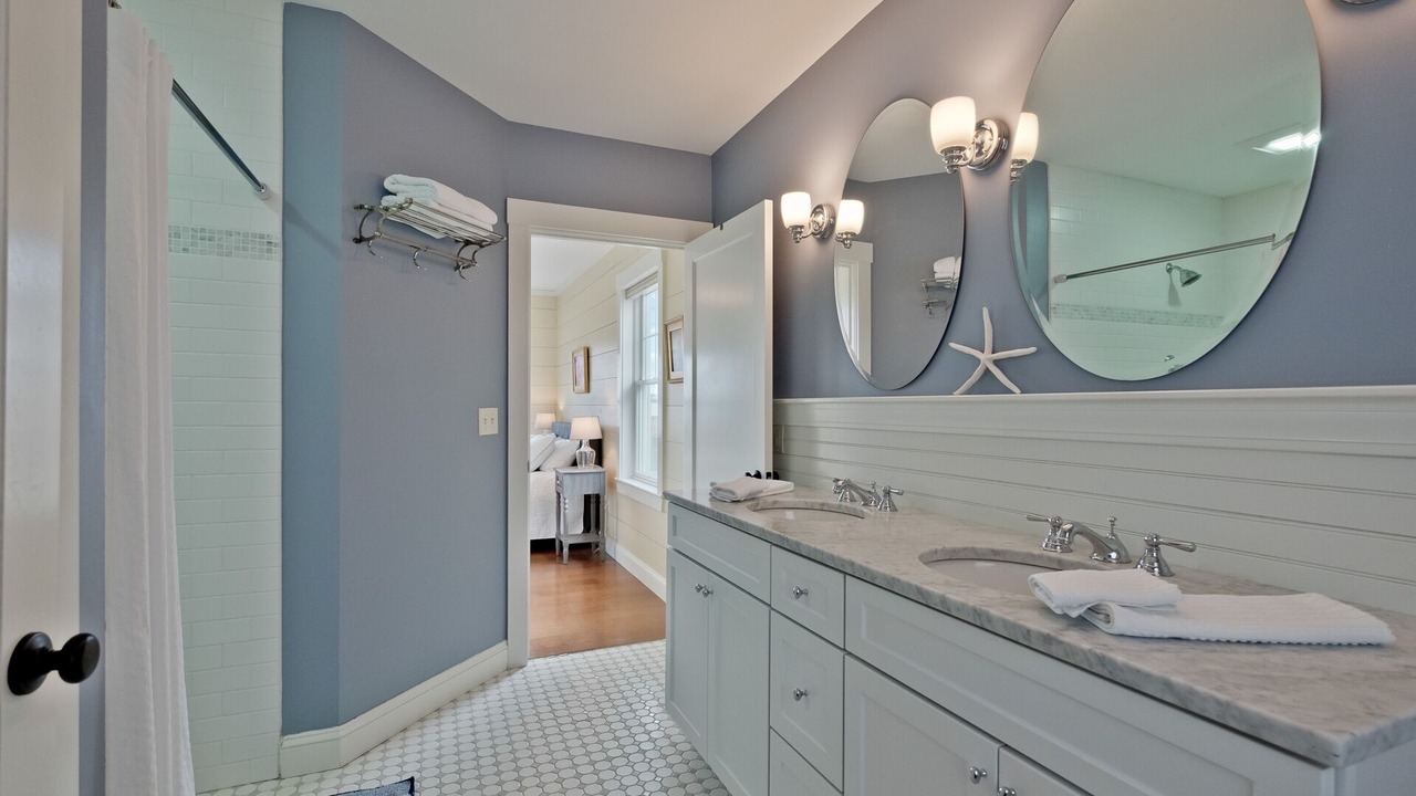Photo of Bathroom in Pond Cove