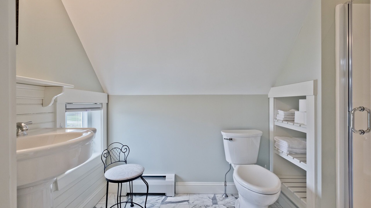 Photo of Bathroom in Pond Cove