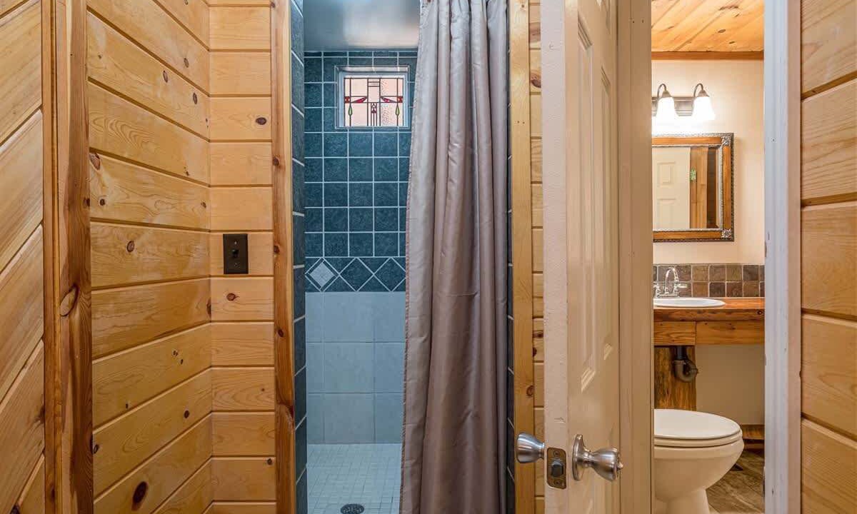 Photo of Bathroom in Helen