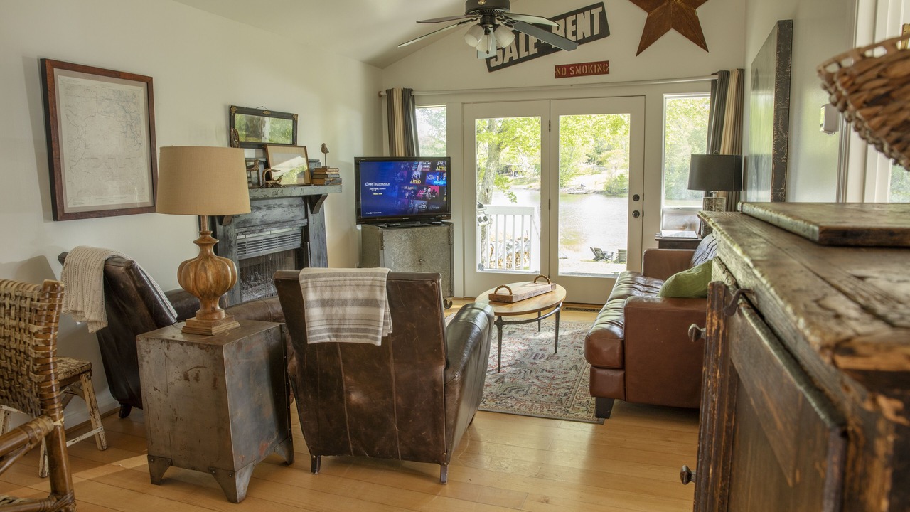 Photo of Livingroom in Hiawassee