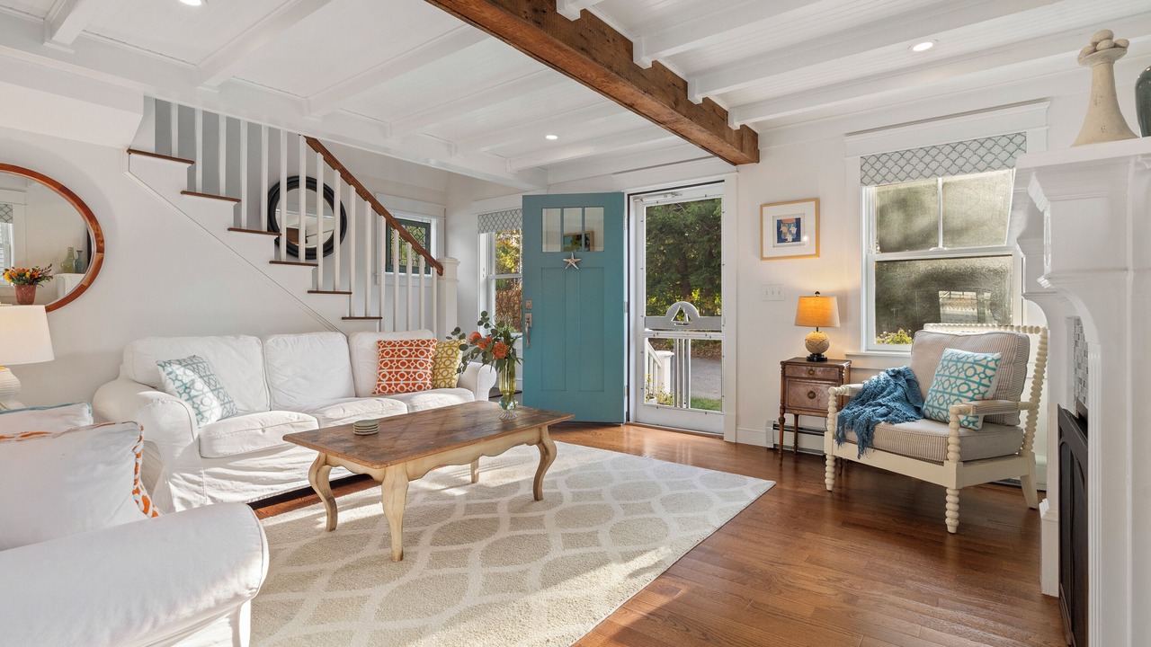 Photo of Livingroom in Loveitts Field
