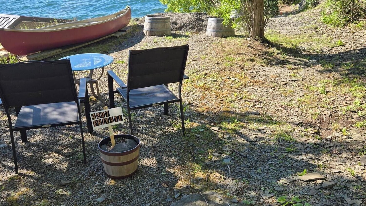Photo of Outdoor in Burdett