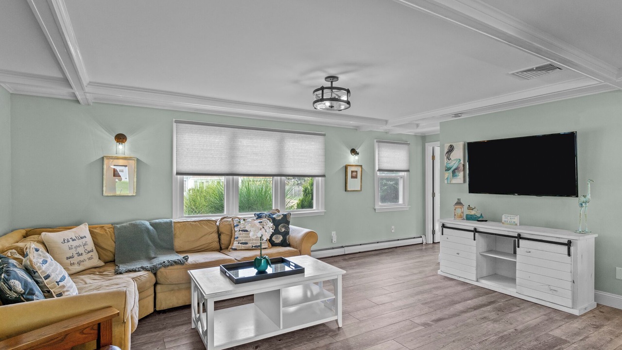 Photo of Livingroom in Eastward Look
