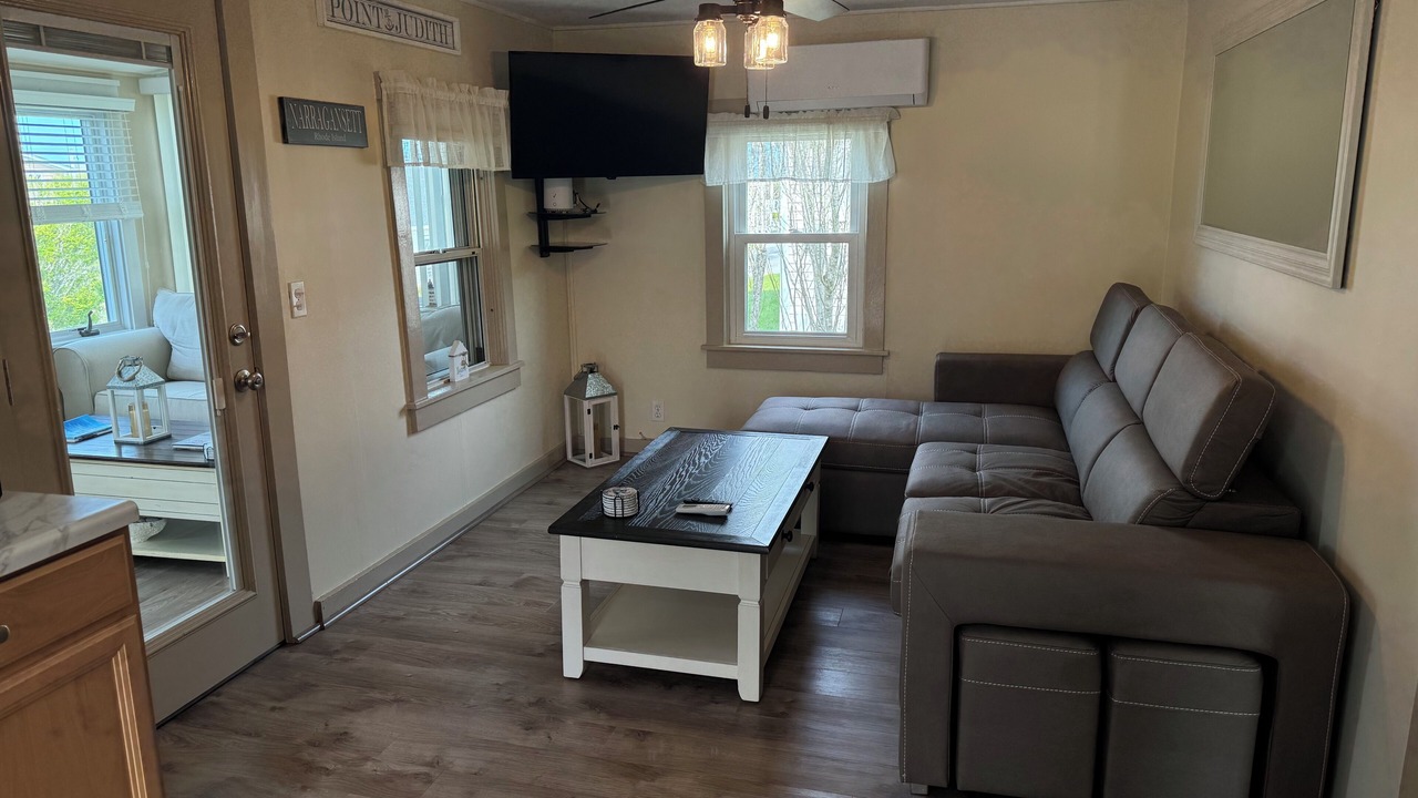 Photo of Livingroom in Point Judith