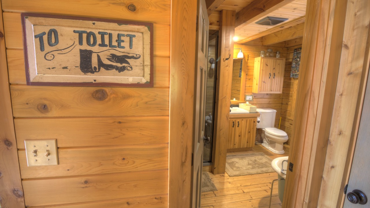 Photo of Bathroom in Embden