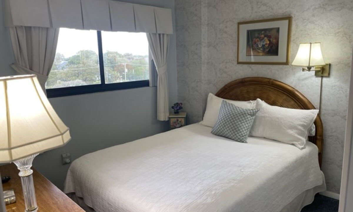 Photo of Bedroom in Crescent Beach