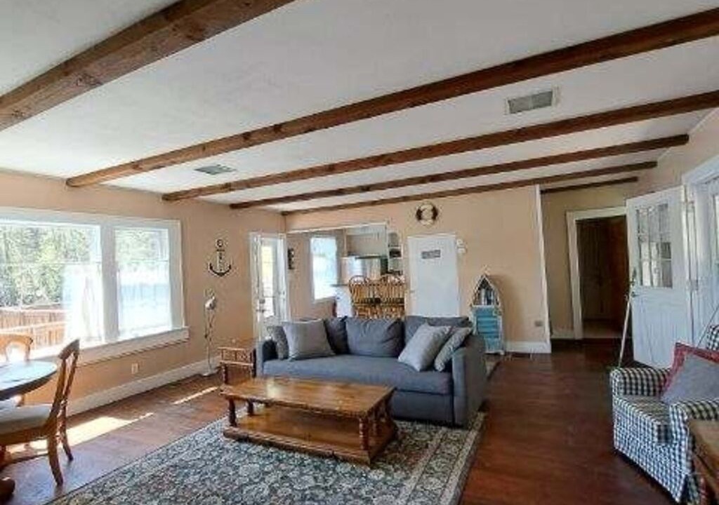 Photo of Livingroom in Cohocton