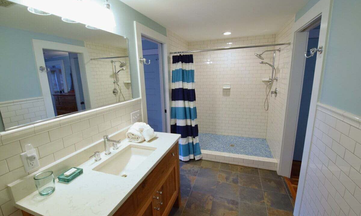 Photo of Bathroom in Saint Simons Island