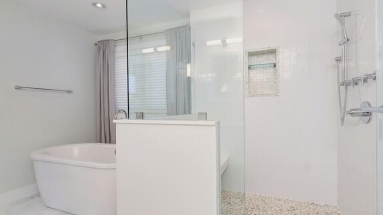 Photo of Bathroom in Higgins Beach