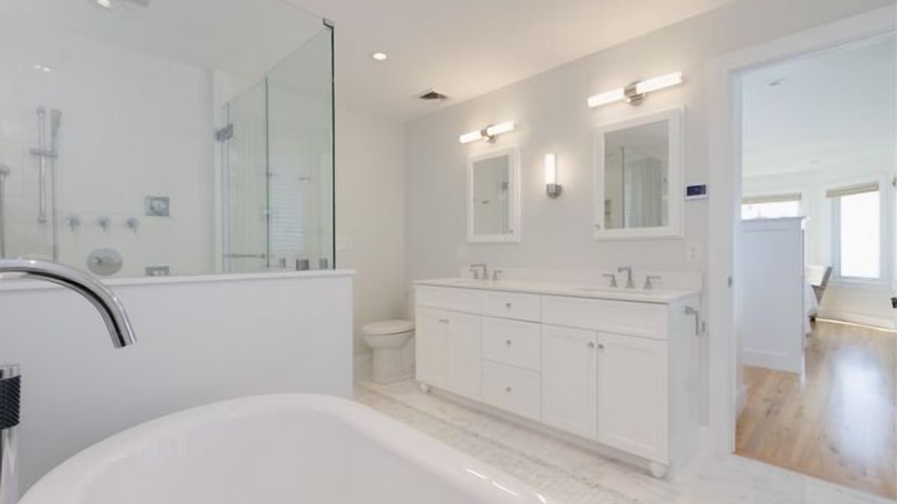 Photo of Bathroom in Higgins Beach