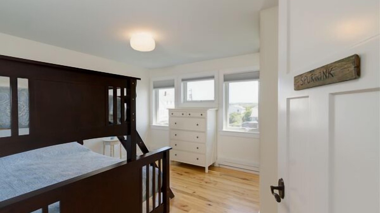 Photo of Bedroom in Higgins Beach