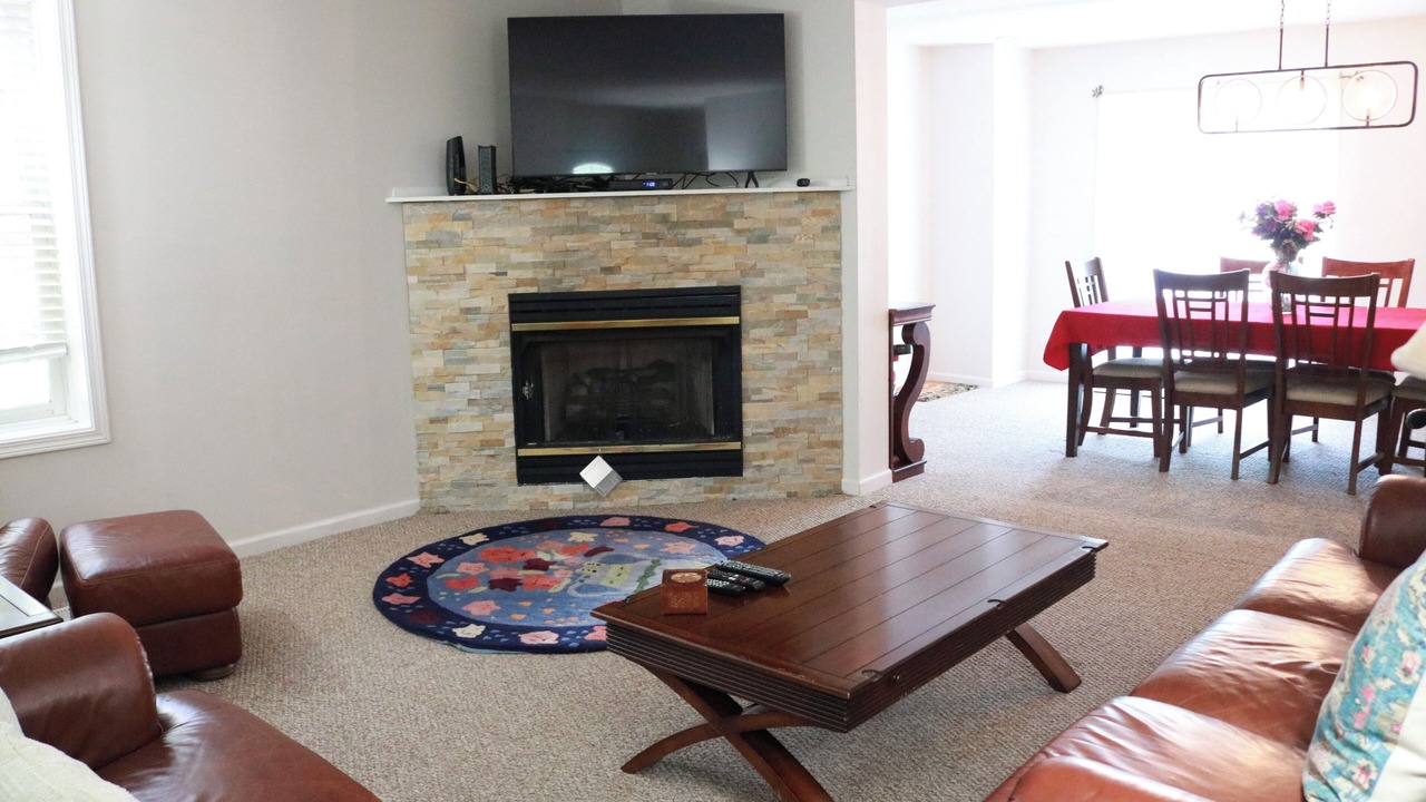 Photo of Livingroom in Ellicottville