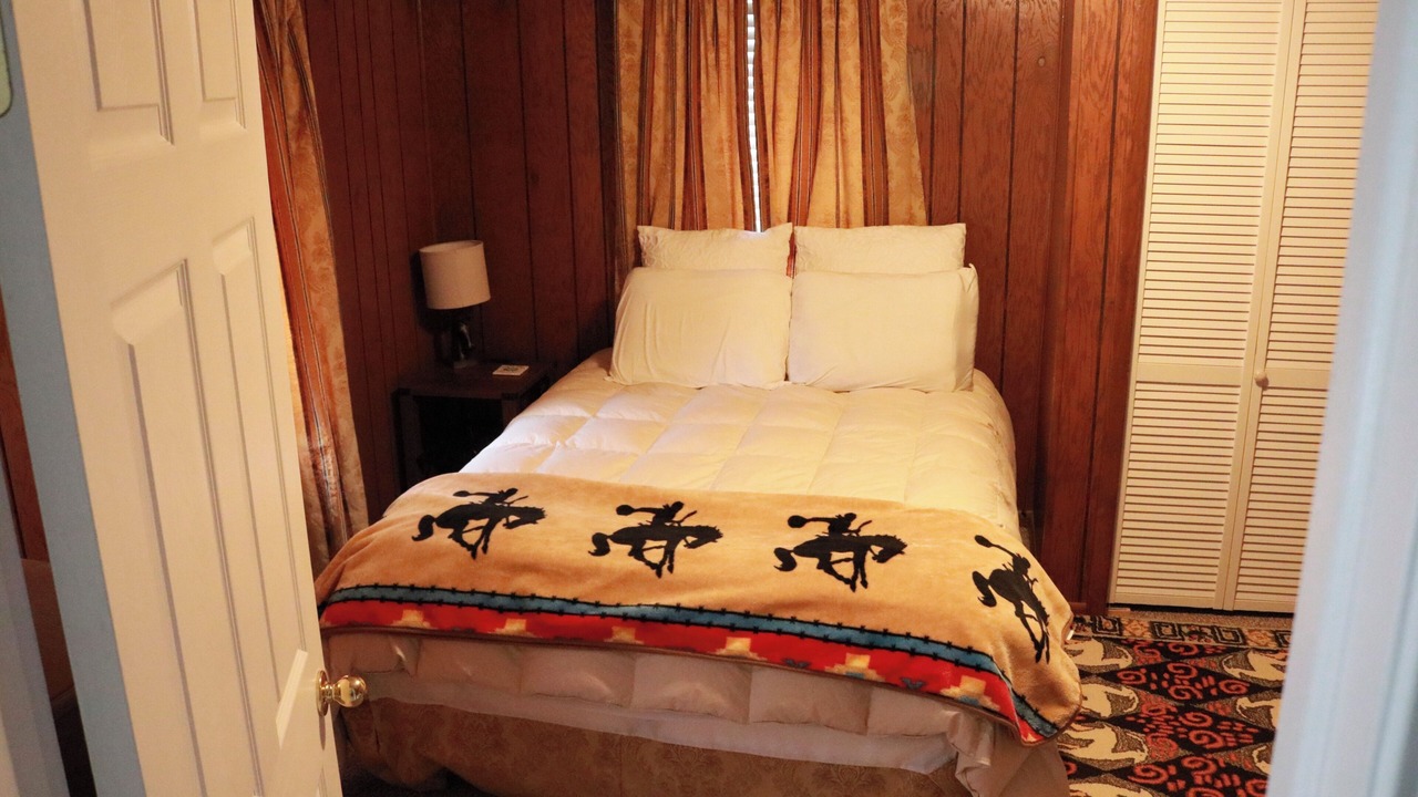 Photo of Bedroom in Ellicottville