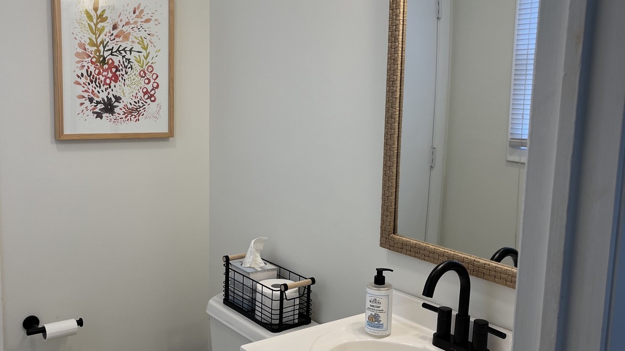 Photo of Bathroom in Eastward Look