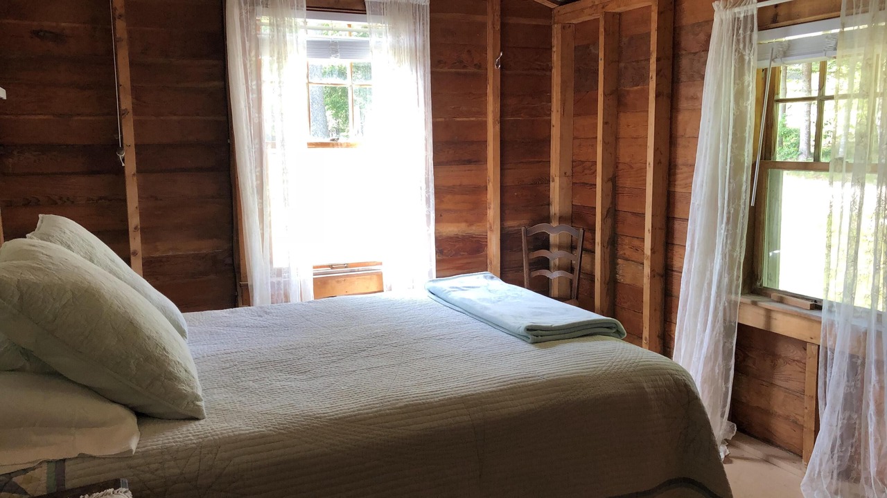 Photo of Bedroom in Brooksville