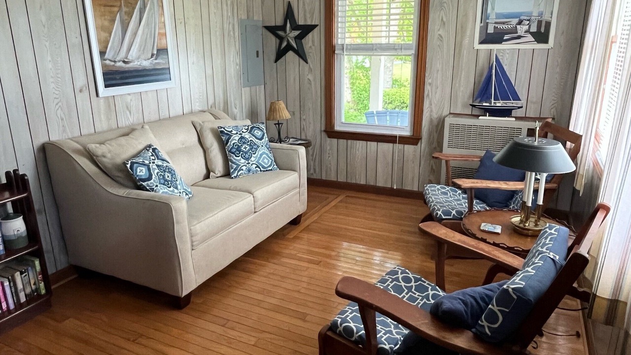 Photo of Livingroom in Narragansett