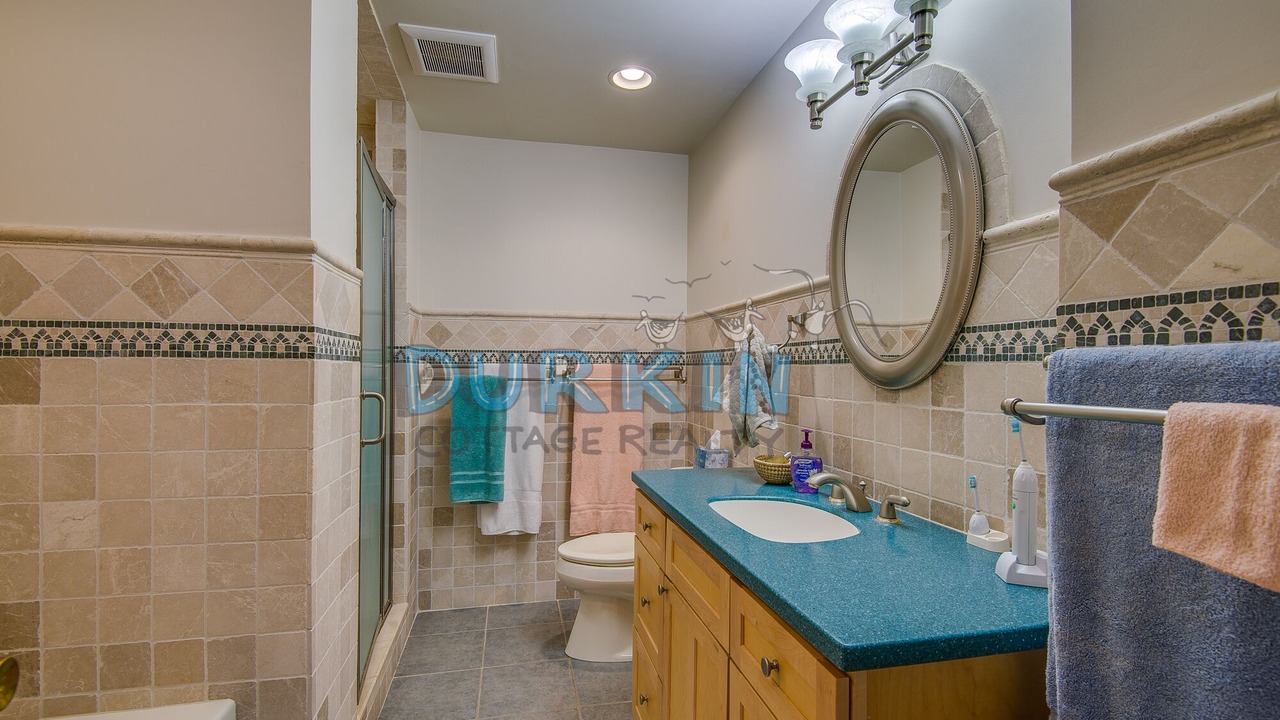 Photo of Bathroom in Eastward Look