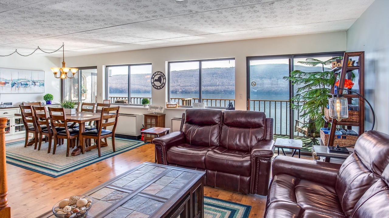 Photo of Livingroom in Canandaigua