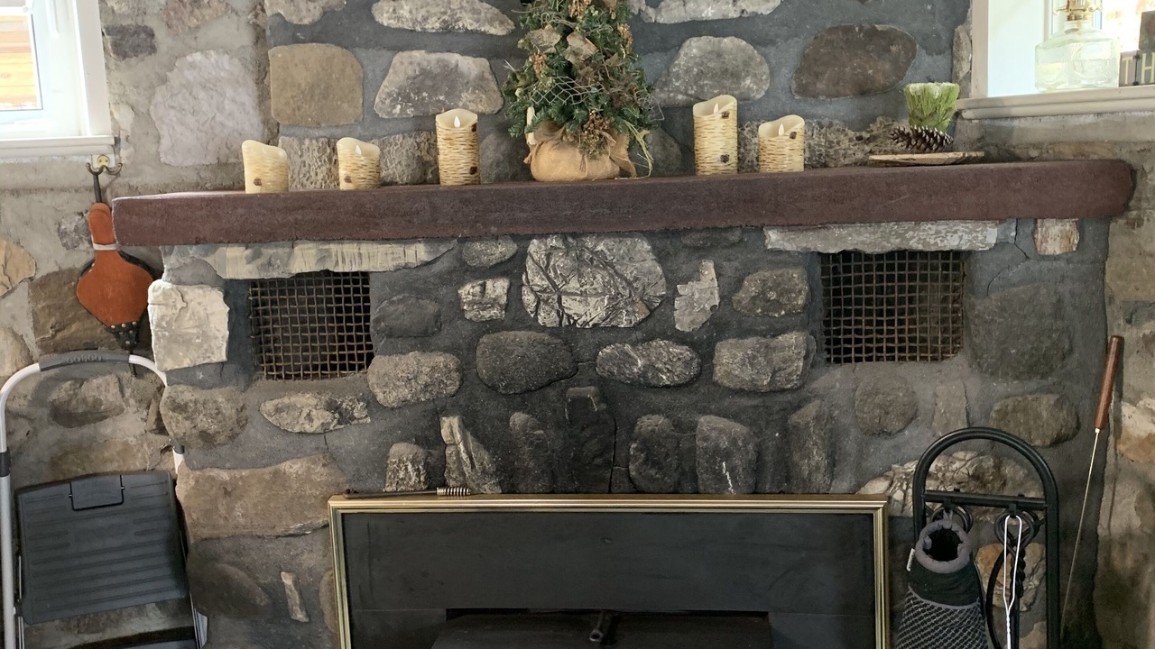 Photo of Livingroom in Queensbury